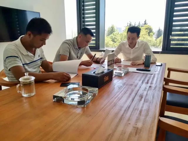 熱烈祝賀蕪湖鳩江孫總、潘總簽約創(chuàng)綠家！