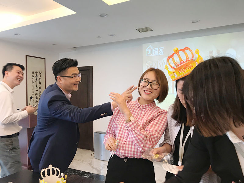 【4月生日會(huì)】業(yè)務(wù)很硬核，而我們只是甜美小公舉