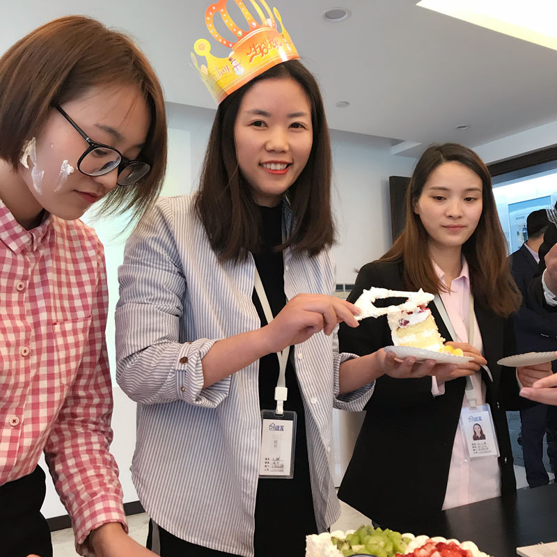 【4月生日會(huì)】業(yè)務(wù)很硬核，而我們只是甜美小公舉