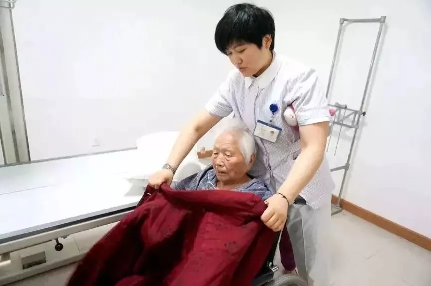 青春是用來(lái)奮斗的，除甲醛的青春最美麗！