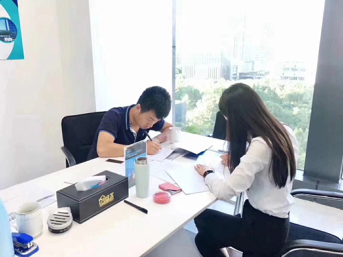 熱烈祝賀馮總、毛總簽約創(chuàng)綠家江蘇省縣級市代理！