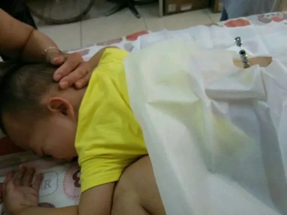 4歲男孩和媽媽辦“婚禮”，真相令人淚崩！