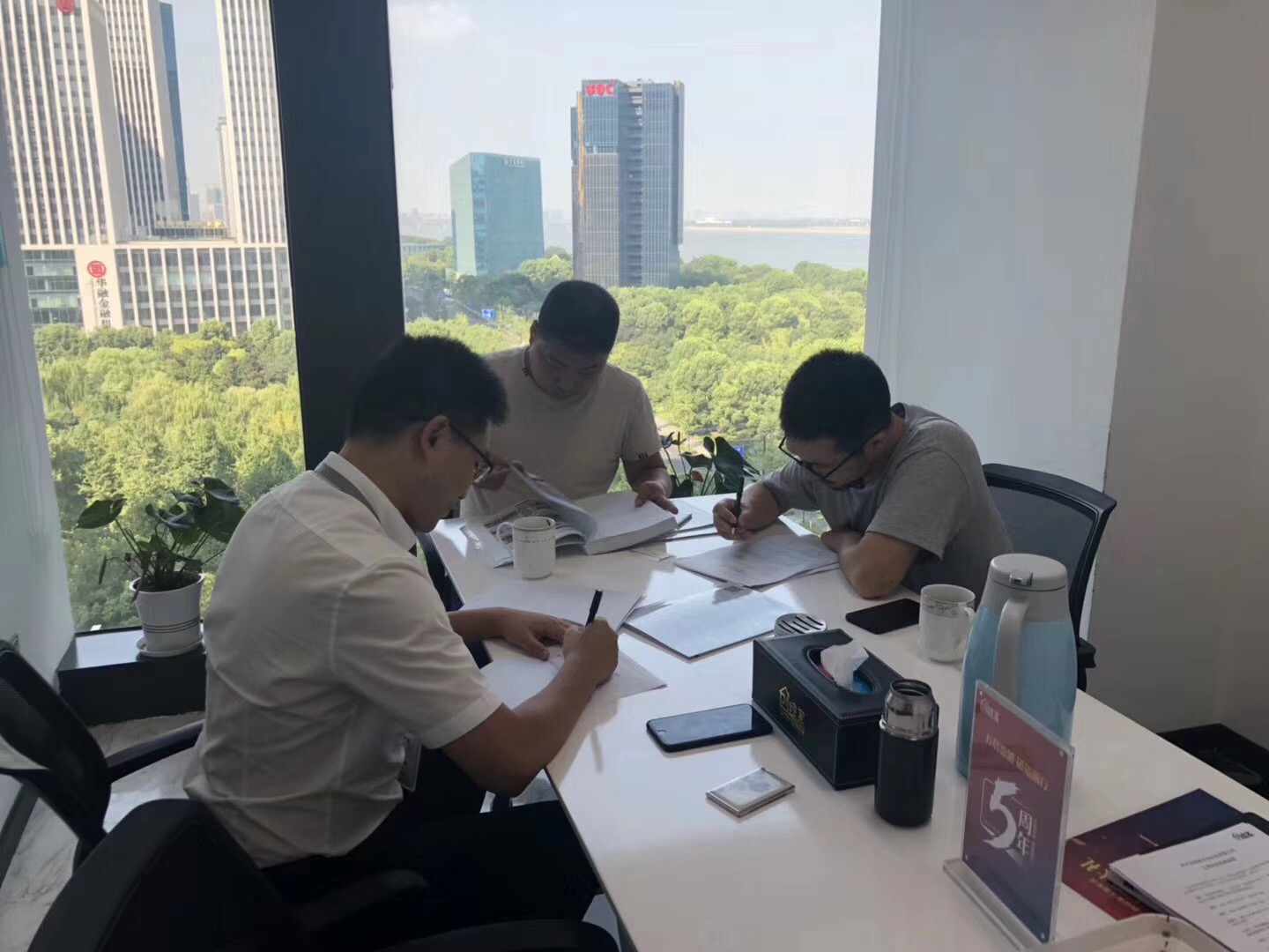 熱烈祝賀于總兄弟簽約創(chuàng)綠家金華市縣級(jí)代理！