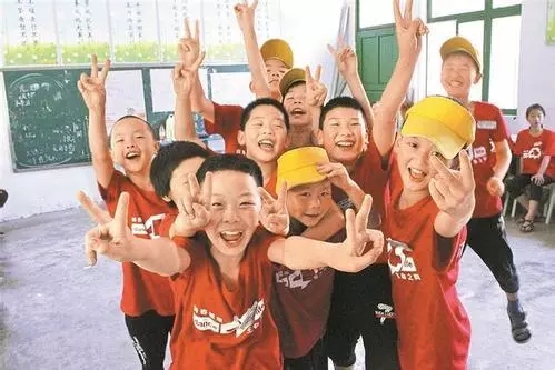 開學(xué)倒計時，學(xué)校除甲醛讓熊孩子們元氣滿滿迎接新學(xué)期！