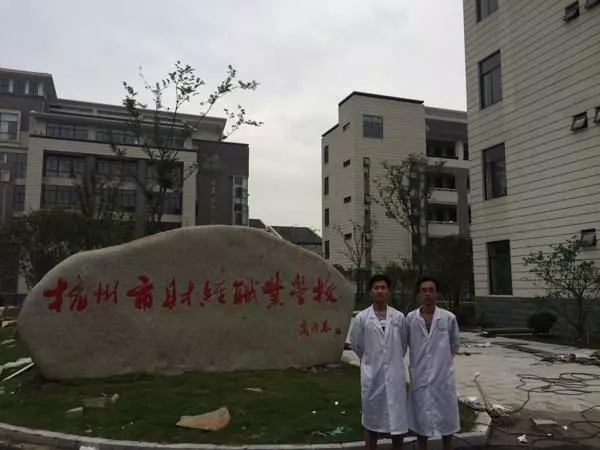 開學(xué)倒計時，學(xué)校除甲醛讓熊孩子們元氣滿滿迎接新學(xué)期！
