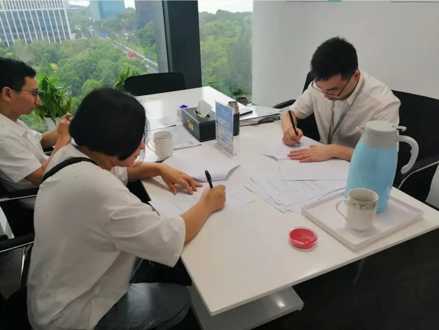 熱烈祝賀朱總、劉總簽約創(chuàng)綠家江蘇省蘇州市吳江區(qū)區(qū)級代理！