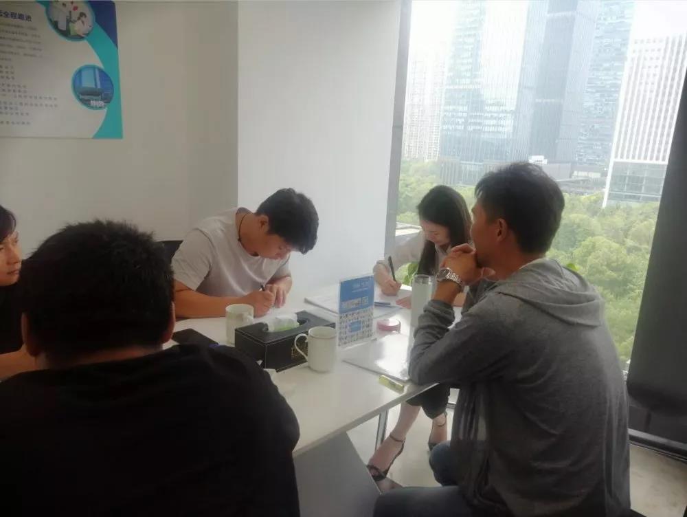 熱烈祝賀張總、宋總、溫總簽約創(chuàng)綠家河南省鄭州市區(qū)級代理！