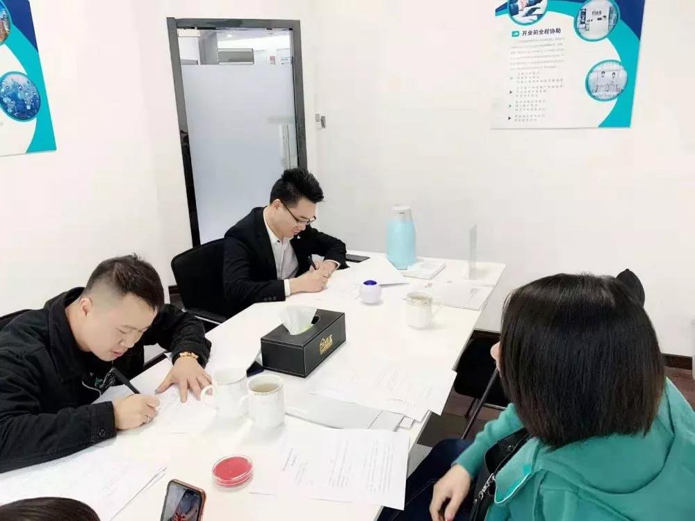 熱烈祝賀張總簽約創(chuàng)綠家貴州省六盤水市縣級代理！