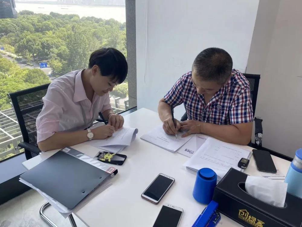 熱烈祝賀董總簽約創(chuàng)綠家浙江省區(qū)級代理！