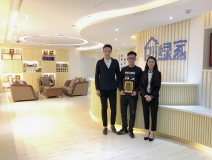 熱烈祝賀龍總、趙總簽約創(chuàng)綠家南京市區(qū)級代理！