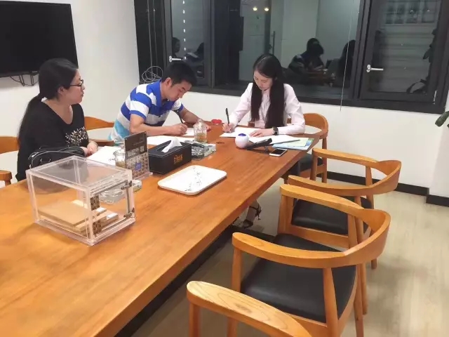 熱烈祝賀南昌經(jīng)濟(jì)開發(fā)區(qū)徐總、聶總夫婦簽約創(chuàng)綠家！